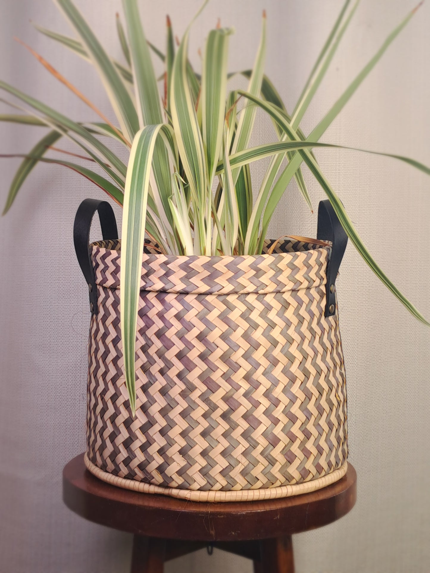 ZigZag Black Planter Basket