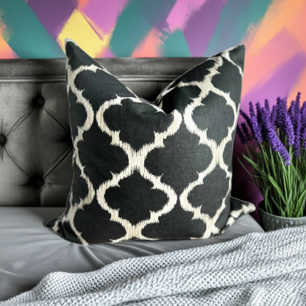 Black&Cream Geometric